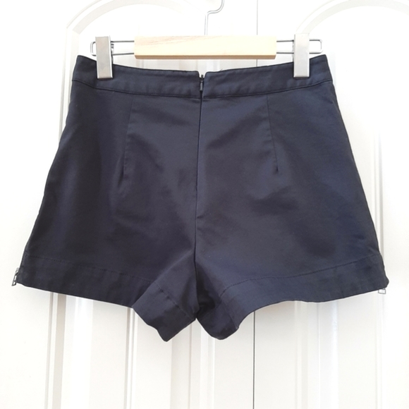 Aritzia Talula Shorts High Rise - Picture 2 of 4